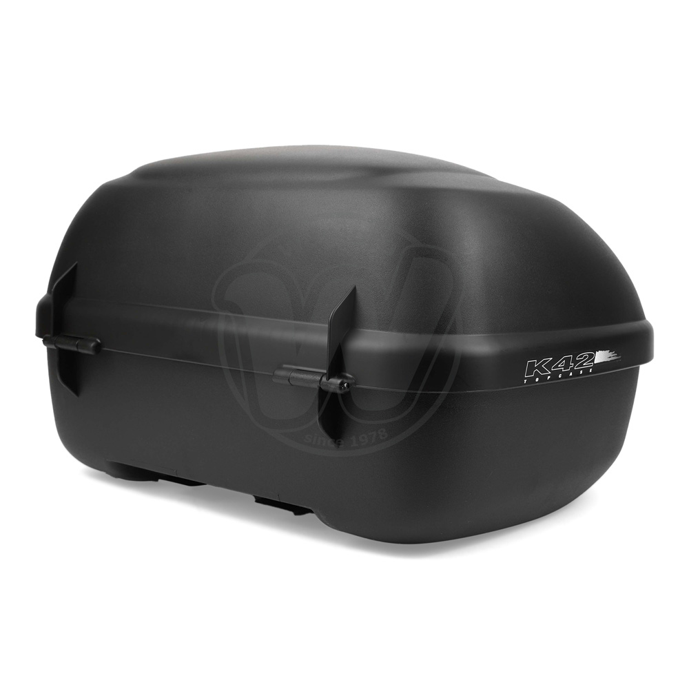 0HC1772_aa1304 three.jpg